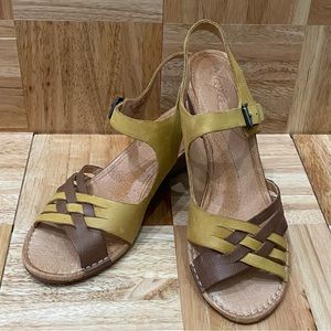 NAYA “Fausta” Yellow Woven Leather Ankle Strap Wedge Heeled Sandal Size 9